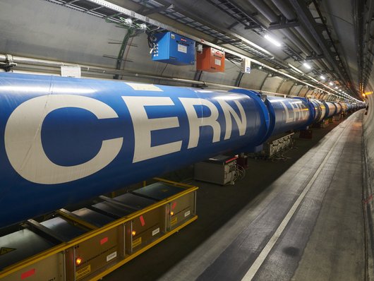 Bild zeigt Beschlunigungsröhre des Large Hadron Colliders des CERN